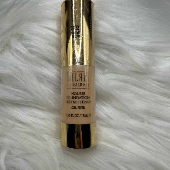 🩵3/$10 Milani Mousse Foundation - Nude Buff - Picture 1 of 5